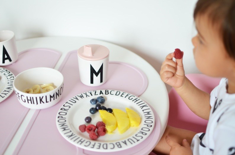 Platos y vasos para niños