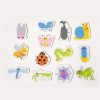 Caja con 13 puzzles de insectos
