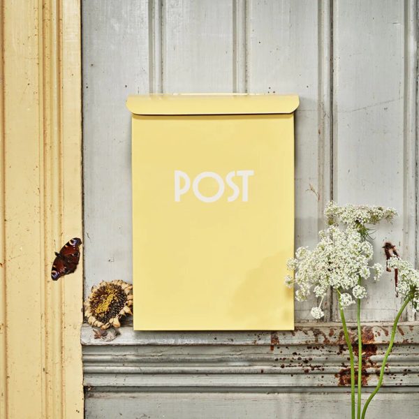 Buzón post box amarillo