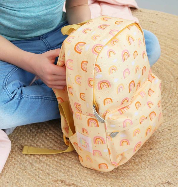 Mochila Rainbows pequeña personalizable A Little Lovely Company