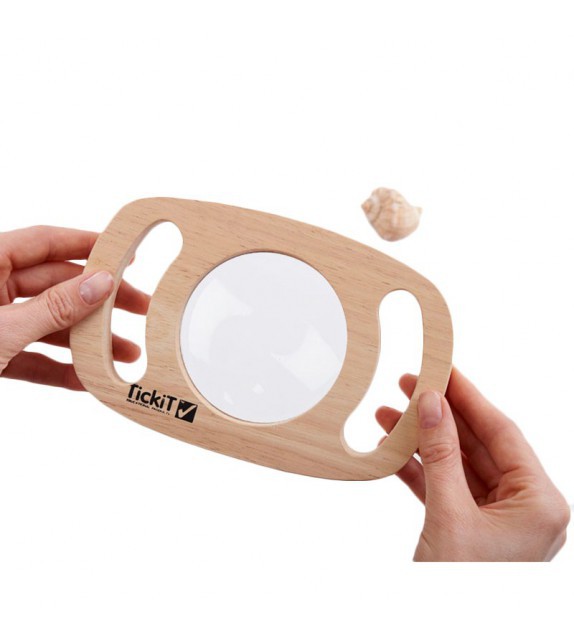 Lupa de madera con asas