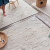 Alfombra Lavable RugCycled ABC M de Lorena Canals